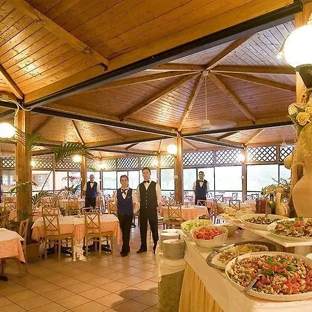 Th - Baia Degli Achei Village リゾート 4*